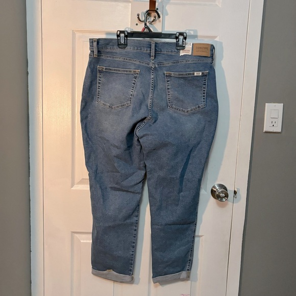Levi's Jeans - Picture 3 of 9